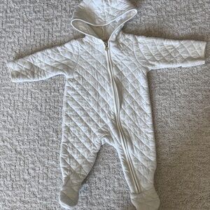 Burt’s Bees White Hooded Baby One Piece / Bunting